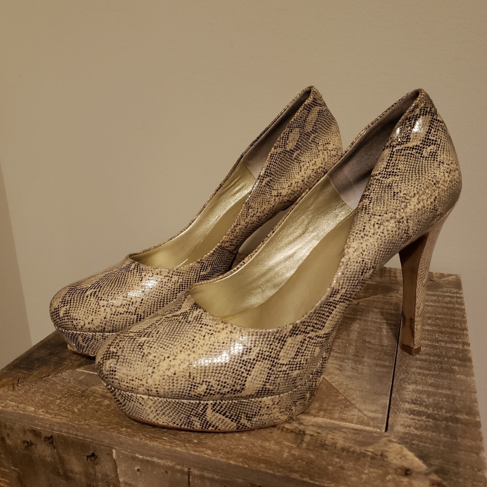 Jessica Simpson Platform Pumps